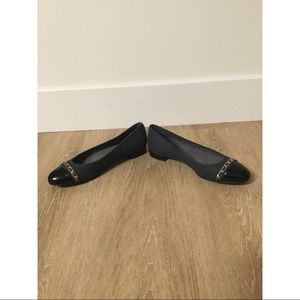 Stuart Weitzman Shoes - Stuart Weitzman Quilted Toe Flat with Chain Stuart Weitzman Shoes - Stuart Weitzman Quilted Toe Flat with Chain